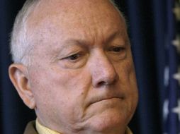 En 2006, Pearce se enfrentó a una reacción violenta por nombrar 'Operación Espalda Mojada' al elogiar un programa federal. ARCHIVO  /