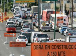 El transporte de carga, sólo podrá circular por avenida Vallarta, por las laterales, de las 22:00 a las 6:00 horas. ARCHIVO  /