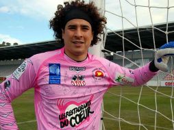 Guillermo Ochoa continúa con la pretemporada en su club. ARCHIVO  /
