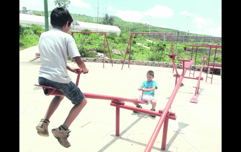 EN USO.De acuerdo con los vecinos, el domingo es el día con mayor asistencia al Parque Central en el Cerro del Cuatro en Tlaquepaque  /