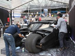 Preparativos en la explanada del Auditorio Nacional para la premier de la película ''El caballero de la noche asciende''. EL UNIVERSAL  /