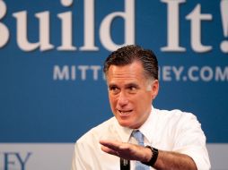 Romney insistió en que los legisladores deberían esperar y no apresurarse a cambiar la política de control de armas. AP  /