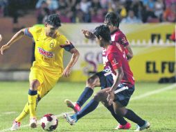 A ras del suelo. Las Águilas del América no pudieron pasar la difícil aduana del Estadio “Luis ‘Pirata’ Fuente”. MEXSPORT  /