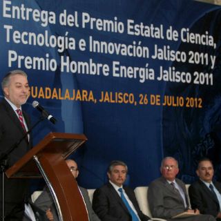 Emilio pide a nuevo gobernador que no deje de invertir en ciencia y tecnología