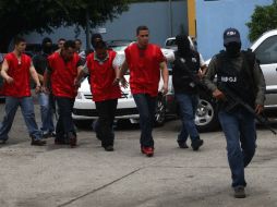 Los cuatro sujetos serán consignados por extorsión y robo calificado ante el Juzgado de lo Penal.  /