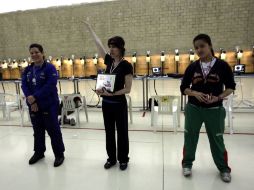 Alejandra Zavala (i) fue una de las primeras mexicanas que logró el boleto a Londres. ARCHIVO  /