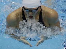 Ye Shiwen nada en la final de 200 metros individual. AP  /