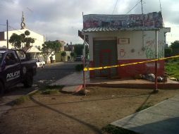 El cadáver fue encontrada boca arriba, afuera de un negocio ubicado sobre el cruce de las calles Genaro Vega Salar y Jose Garibay.  /