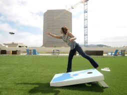 La conquista de grandes marcas es un juego inusual para la empresa de seis años. Elizabeth Narde, gerente de cuentas de Twitter. AP  /