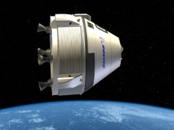 a NASA ha elegido tres empresas del sector aeroespacial para construir rocketships pequeños para llevar a los astronautas a la EEI. AP  /