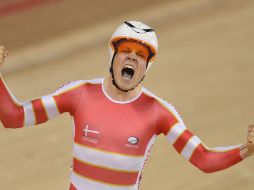 Lasse Hansen celebra con euforia la victoria en el Velódromo de Londres. AFP  /