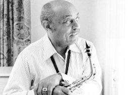 El jazzista Benny Carter es conocido como ''El rey''. Grabó a lo largo de 80 años. ESPECIAL  /