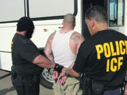 La Corte Suprema autoriza a la Policía de Arizona revisar el estatus migratorios de los detenidos, mas no fincar crímenes. ESPECIAL  /