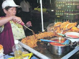 Vuelven. Los aromas tradicionales del Estadio Jalisco se mudan ahora al Omnilife.  /
