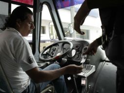 La petición de los transportistas es que la tarifa se ubique en ocho pesos para no afectar demasiado a los usuarios. ARCHIVO  /