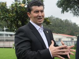 El técnico habla con los medios en el Centro de Alto Rendimiento. ARCHIVO  /