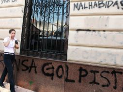 Muestra popular de protesta por la crisis política que atravesó el país con la destitución del presidente Fernando Lugo. EFE  /