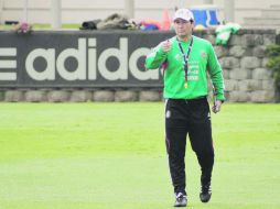 José Manuel de la Torre dirige el entrenamiento de la Selección mayor de cara al partido amistoso de mañana contra EUA. MEXSPORT  /