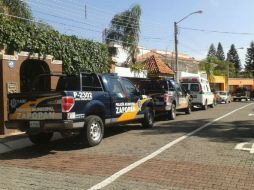 Personal del Servicio Médico Forense y elementos de la Policía de Zapopan, acudieron el lugar.  /