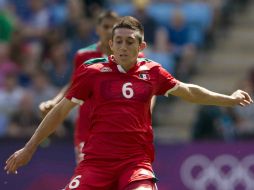 Los clubes europeos siguieron los pasos del mexicano durante su participación en el torneo de futbol de Londres 2012. ARCHIVO  /