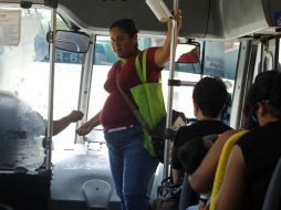 Usuarios del transporte opinan que con el aumento se les brindó 'poder' a los choferes para continuar con mal servicio. ARCHIVO  /