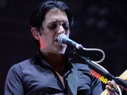 Brian Molko, abandonó el escenario después de interpretar el tema ''Kitty Litter''. EFE  /