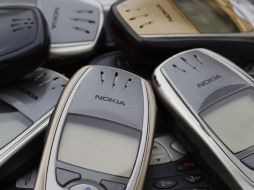 La 'disciplina' es  ecológica porque permite reciclar los modelos antiguos de telefono móvil según organizadores. ARCHIVO  /