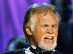 En su perfil de fotógrafo, hay quienes comparan a Kenny Rogers con Ansel Adams. ARCHIVO  /