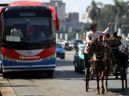 Cuba, que este año pretende recibir casi tres millones de turistas, registró la cifra récord de 2.7 millones al cierre de 2011. EFE  /