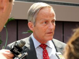 Todd Akin se ha negado hasta ahora a abandonar sus aspiraciones de lograr un escaño por Misuri en el Senado. AP  /