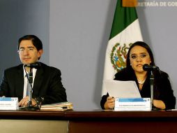 Dionisio Pérez-Jácome y Alejandra Sota en conferencia de prensa. EL UNIVERSAL  /