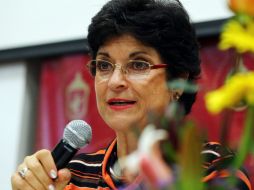 Morfín presentó su cuarto libro de poesía ''Tiempo de Plantar Olivos''.  /