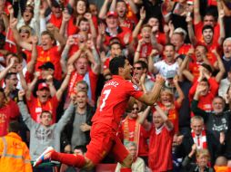 El jugador Luis Suárez, del Liverpool, celebra la única anotación del cuadro local. AFP  /