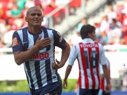 Humberto Suazo salió de la banca para llevar a Rayados a la victoria. MEXSPORT  /
