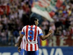 Radamel Falcao celebra su tercer gol durante el encuentro con el Athlétic de Bilbao. EFE  /