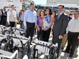 El plástico de las sillas es virgen, resiste altas temperaturas, informan autoridades de Sonora. ESPECIAL  /