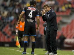 Durante el partido la frustración de Cobos era evidente. MEXSPORT  /