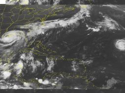 Imagen satelital que muestra a ''Kirk'' (d) e ''Isaac''. ARCHIVO  /