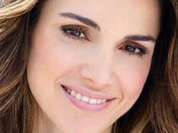 Rania de Jordania, es la reina árabe cuyo nombre es ya imprescindible en las listas de las mejores vestidas. ESPECIAL  /