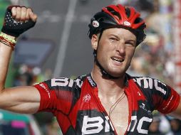 Stephen Cummings celebra su triunfo en la decimotercera etapa de la Vuelta a España. EFE  /