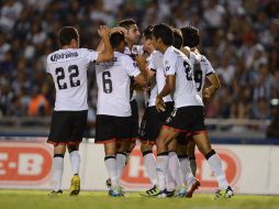 Los elementos del Atlas celebran el gol del empate ante Rayados. MEXSPORT  /