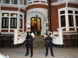 Assange permanece refugiado en la embajada de Ecuador en Londres desde junio pasado. ARCHIVO  /