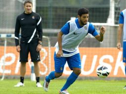 Vela asegura que trabaja para mejorar su futbol. ESPECIAL  /