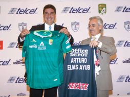 APERTURA. El proyecto de América Móvil incluye llevar los clubes a la Bolsa y transmitir otros equipos por sus redes. CUARTOSCURO  /