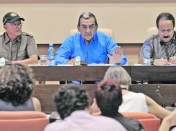 Los representantes de las FARC, en el Palacio de las Convenciones en La Habana, piden ser objetivos a los medios en la cobertura. NTX  /