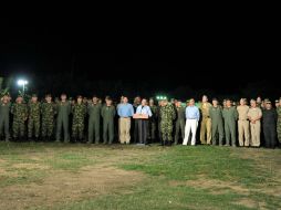 El mandatario colombiano, Juan Manuel Santos se reúne con sus fuerzas militares para planer detalles de la negociación. XINHUA  /