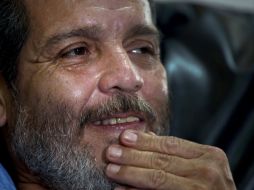 Marco León Calarcá, portavoz y miembro de las FARC habla en una entrevista en La Habana, Cuba. AP  /