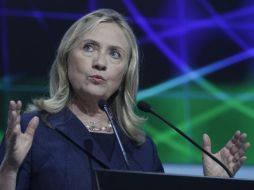 La secretaria de Estado Hillary Rodham Clinton habla en la cumbre de la APEC en Vladivostok, Rusia. AP  /