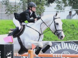 El jinete local, Juan Pablo Gaspar, a lomos de ''Puertas Blue Dream'', se impuso en la categoría libre, con altura de 1.30 metros.  /