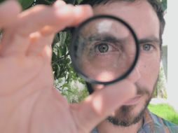 CIRUGÍA. Un intervención quirúrgica en sus ojos detonó la idea de crear esta obra del artista tapatío.  /